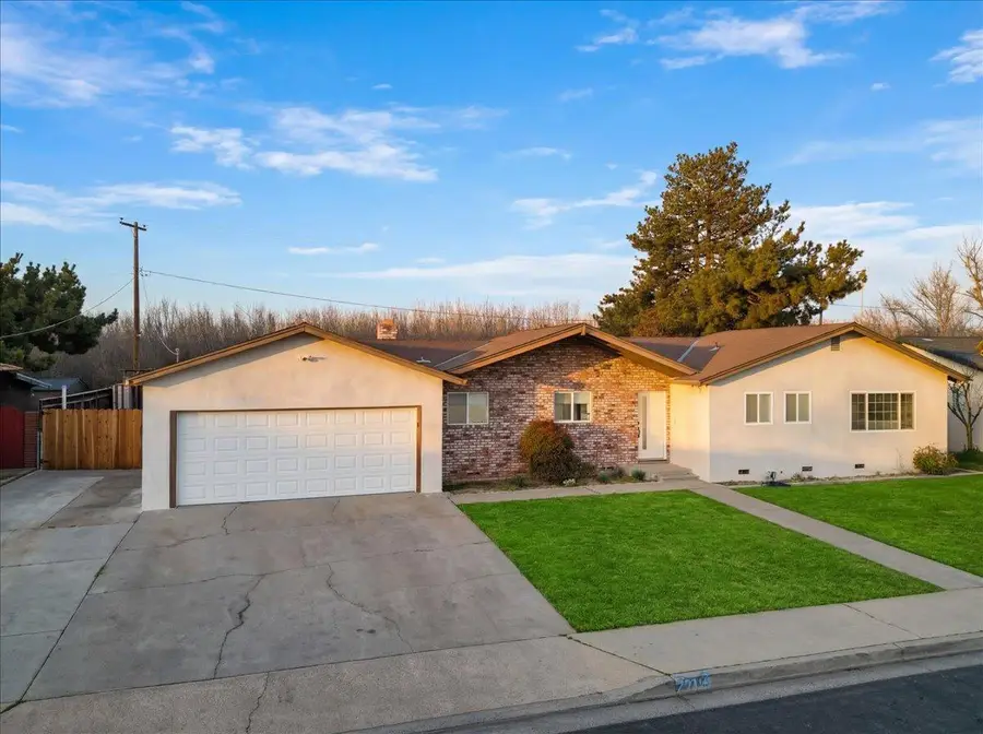 2213 Evelle Lane, Turlock, CA 95380 - Image #3