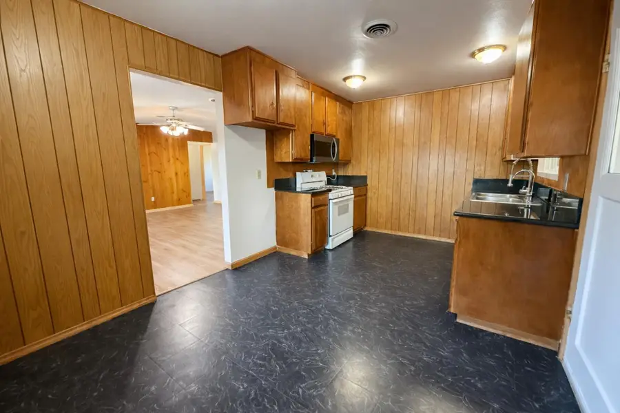 1123 Sutter, Modesto, CA 95351 - Image #2