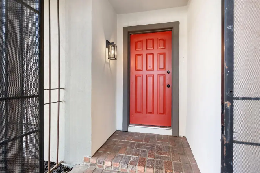 7527 Bruno Way, Sacramento, CA 95828 - Image #2