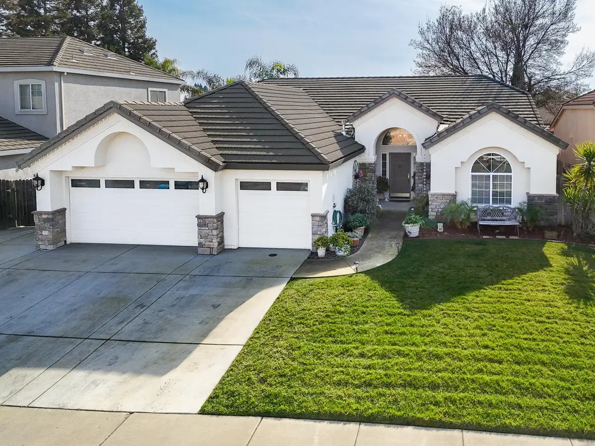 1876 Mccune Ave, Yuba City, CA 95993 - Image #1