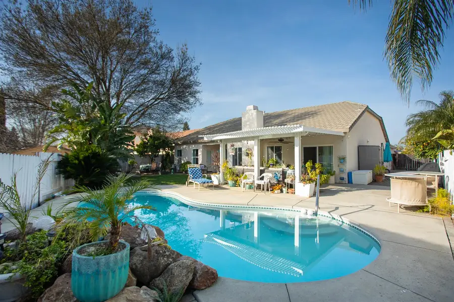 1876 Mccune Ave, Yuba City, CA 95993 - Image #2