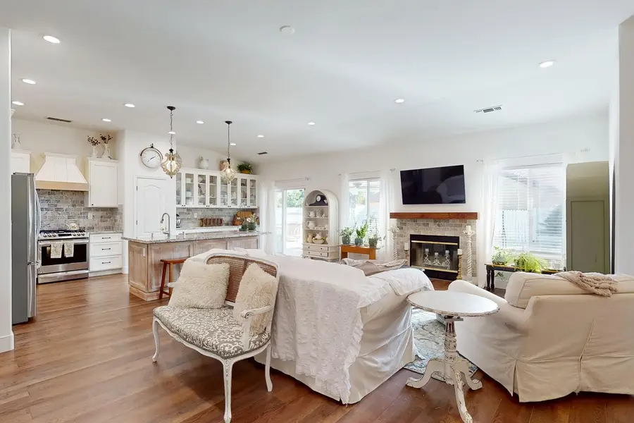 1876 Mccune Ave, Yuba City, CA 95993 - Image #3