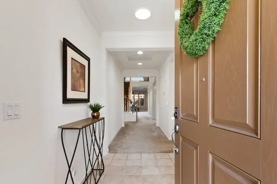 1047 Elsworth Way, Folsom, CA 95630 - Image #3