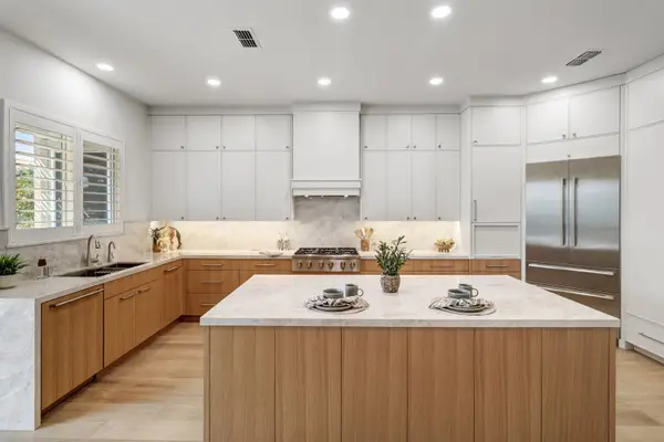 2701 Robinson Creek Lane, Elk Grove, CA 95758