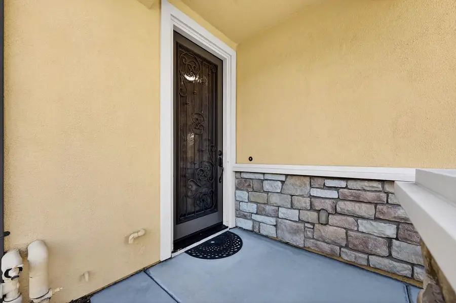 1040 Cabris Lane, Roseville, CA 95747 - Image #2