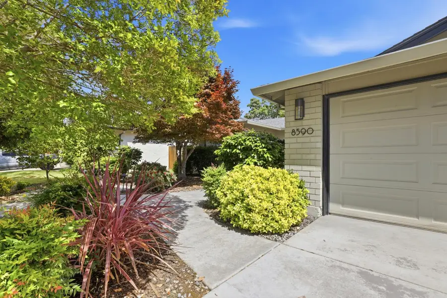 8590 Erinbrook Way, Sacramento, CA 95826 - #2