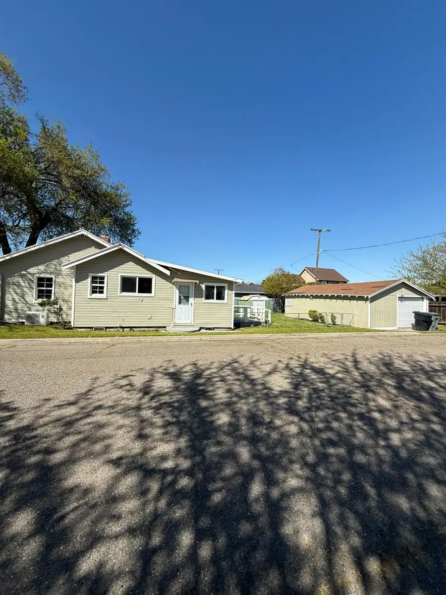 155 N Bryan Avenue, Oakdale, CA 95361 - Image #2