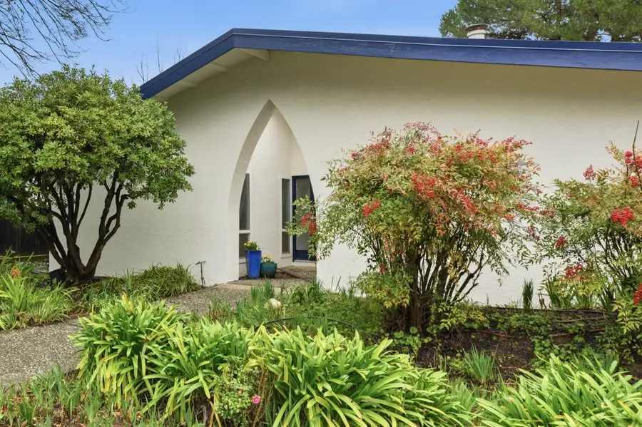 624 Cleveland Street, Davis, CA 95616 - #2