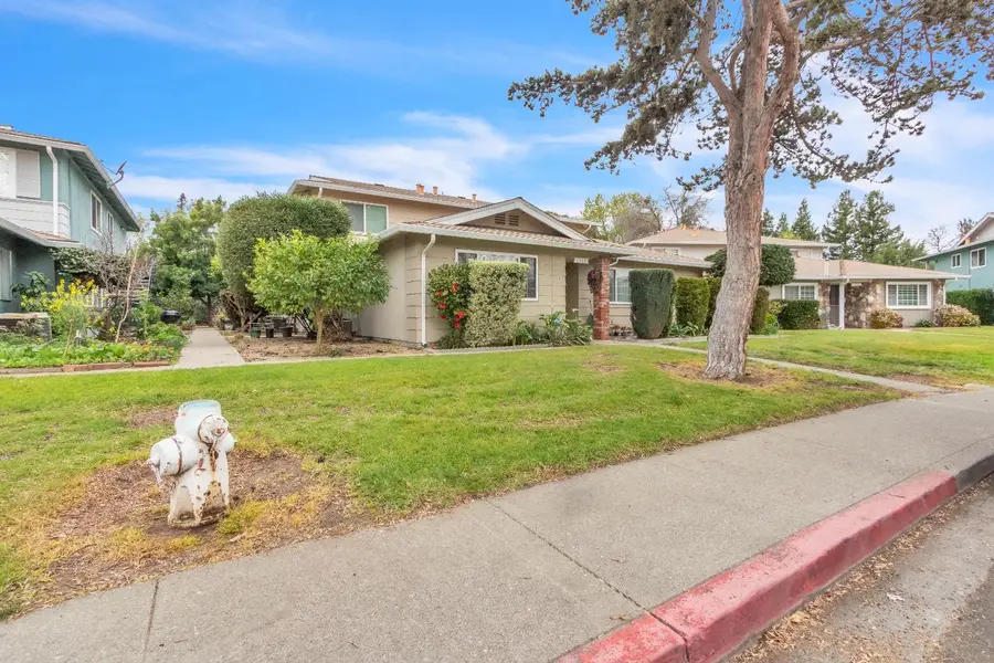 1369 Del Rio Circle #D, Concord, CA 94518 - #2