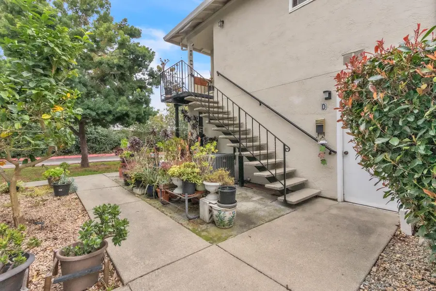 1369 Del Rio Circle #D, Concord, CA 94518 - #3