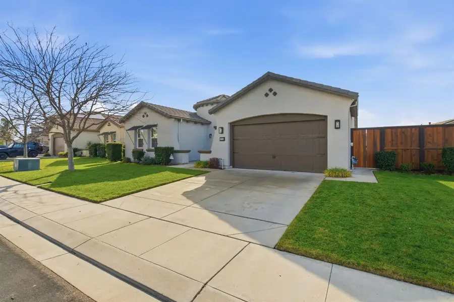976 Glen Abbey Drive, Manteca, CA 95336 - Image #2
