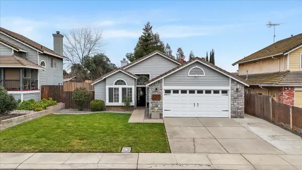 6066 Creek Bend Drive, Riverbank, CA 95367