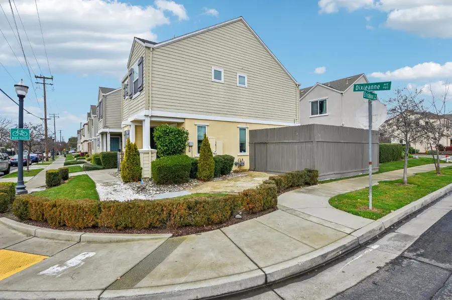 939 Dixieanne Avenue, Sacramento, CA 95815 - #2