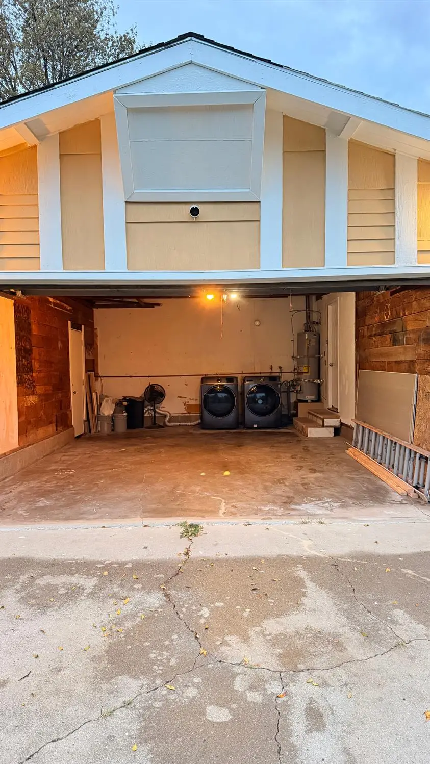 6808 Burdett Way, Sacramento, CA 95823 - #2