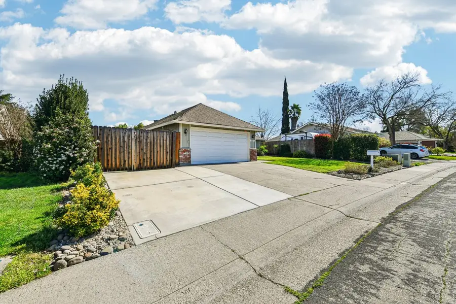 1507 Crestmont Avenue, Roseville, CA 95661 - #3