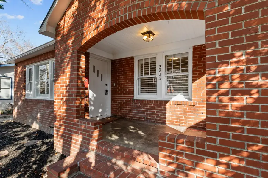 3225 D Street, Sacramento, CA 95816 - #2