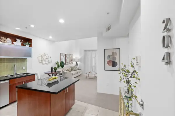 2025 S Street #204, Sacramento, CA 95811