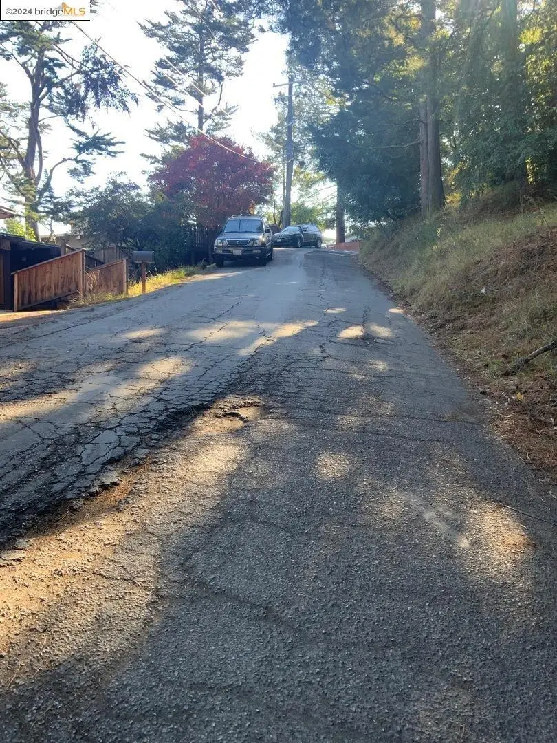 6825 Saroni Drive, Oakland, CA 94611 - #2