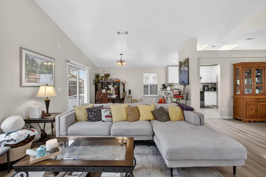 5267 Jacinto Avenue, Sacramento, CA 95823 - #3