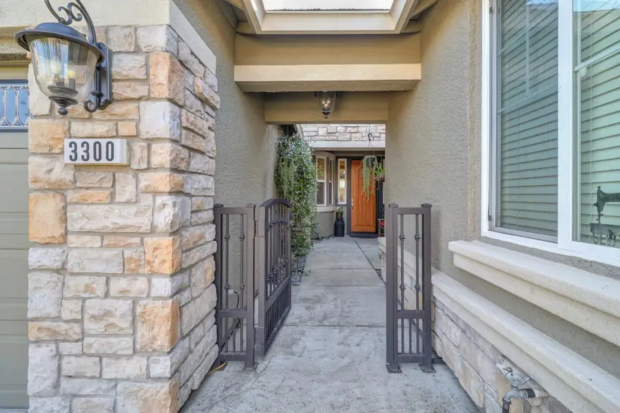 3300 Wickenby Way, Roseville, CA 95661 - #2