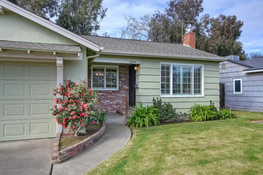 4208 46th Avenue, Sacramento, CA 95824 - #2