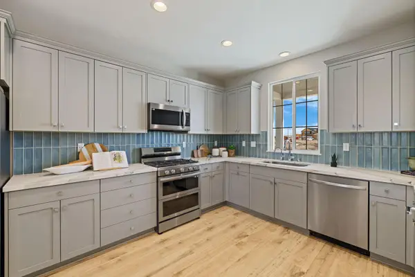 3279 Rugnao Way, Manteca, CA 95337