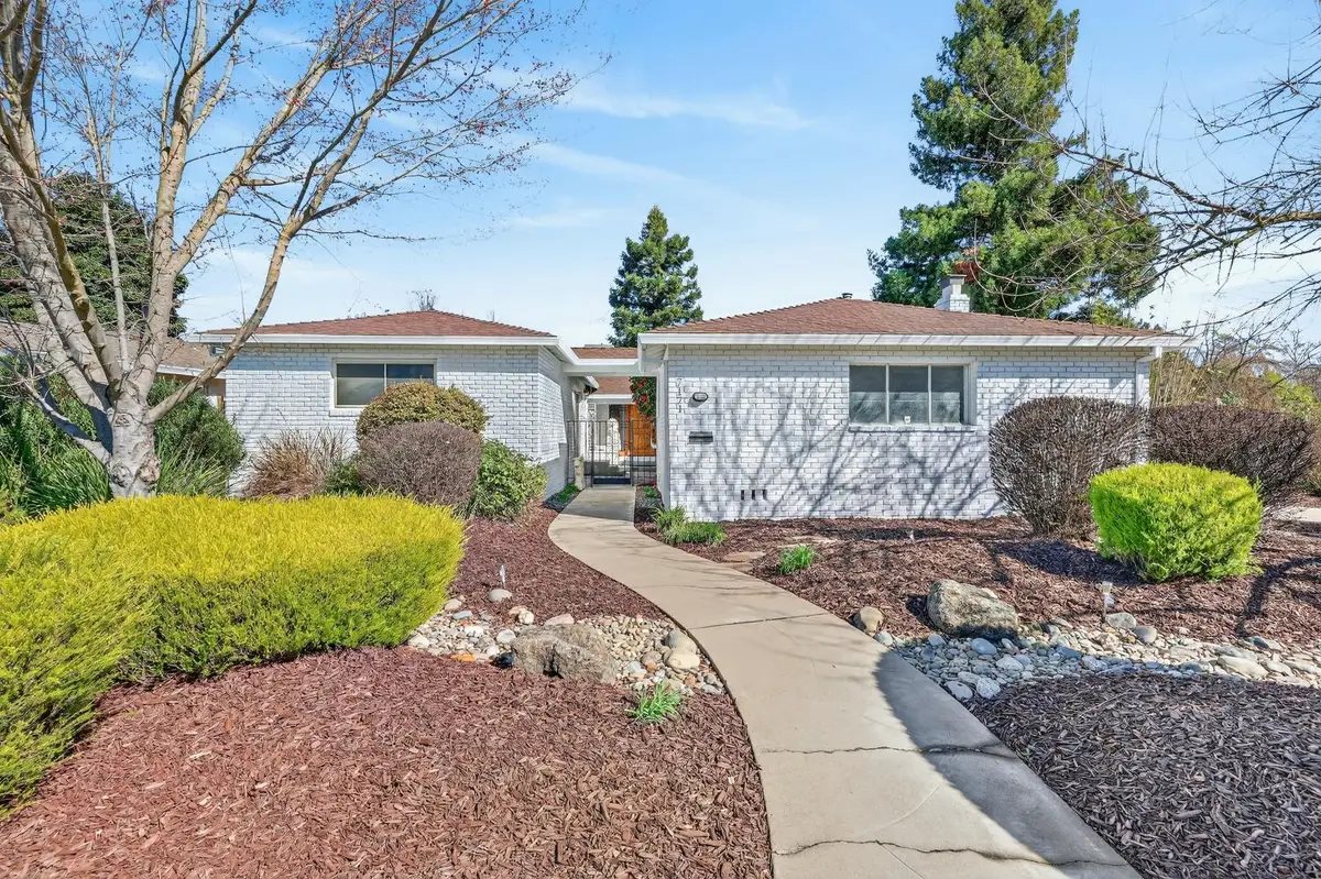 7171 Westmoreland Way, Sacramento, CA 95831 - #1