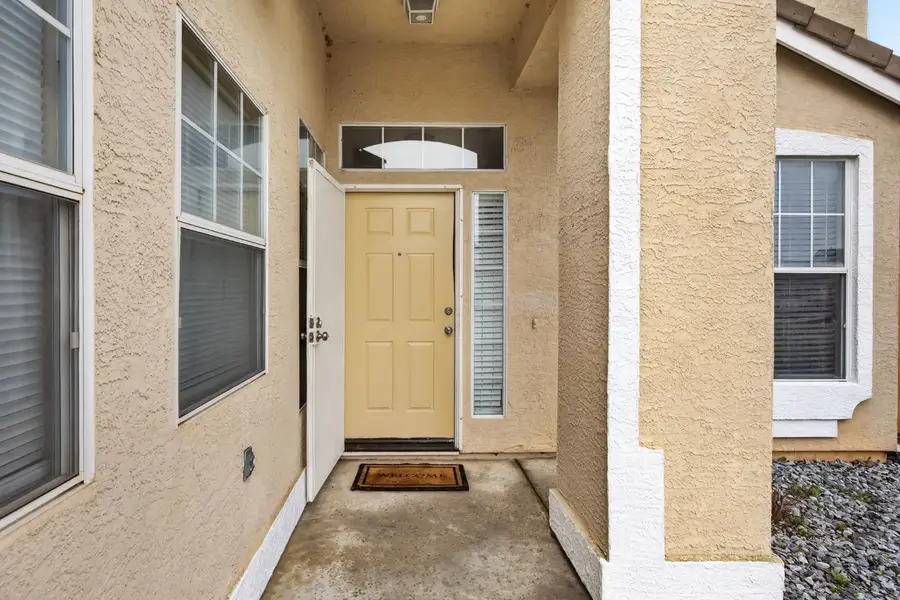 4428 Hedge Avenue, Sacramento, CA 95826 - #3