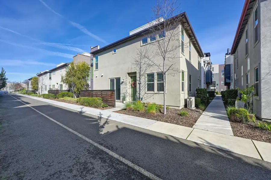 218 Box Lane, Sacramento, CA 95818 - #2