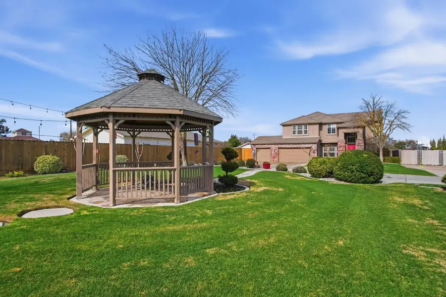 2117 Vincent Avenue, Hughson, CA 95326 - #3