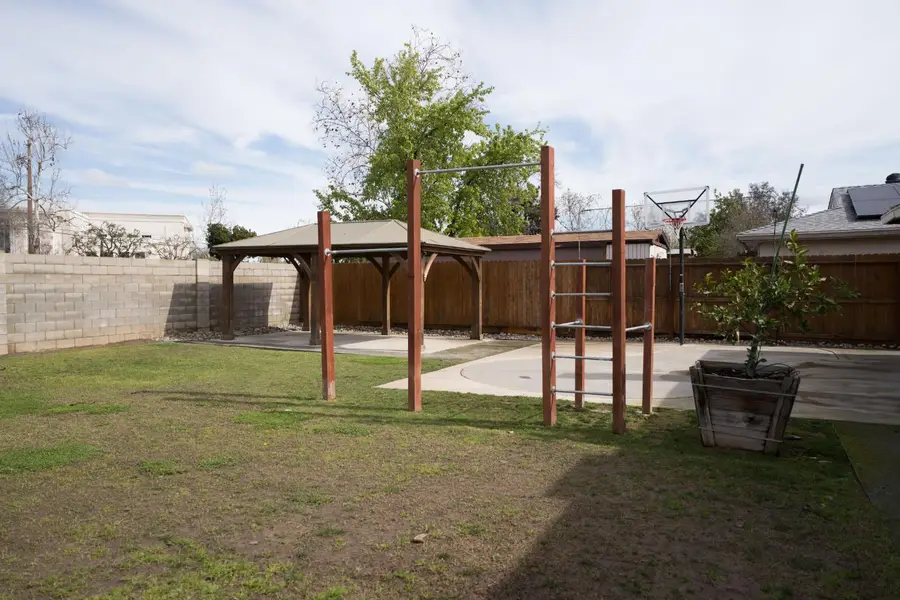 1576 E Warner, Fresno, CA 93710 - #3