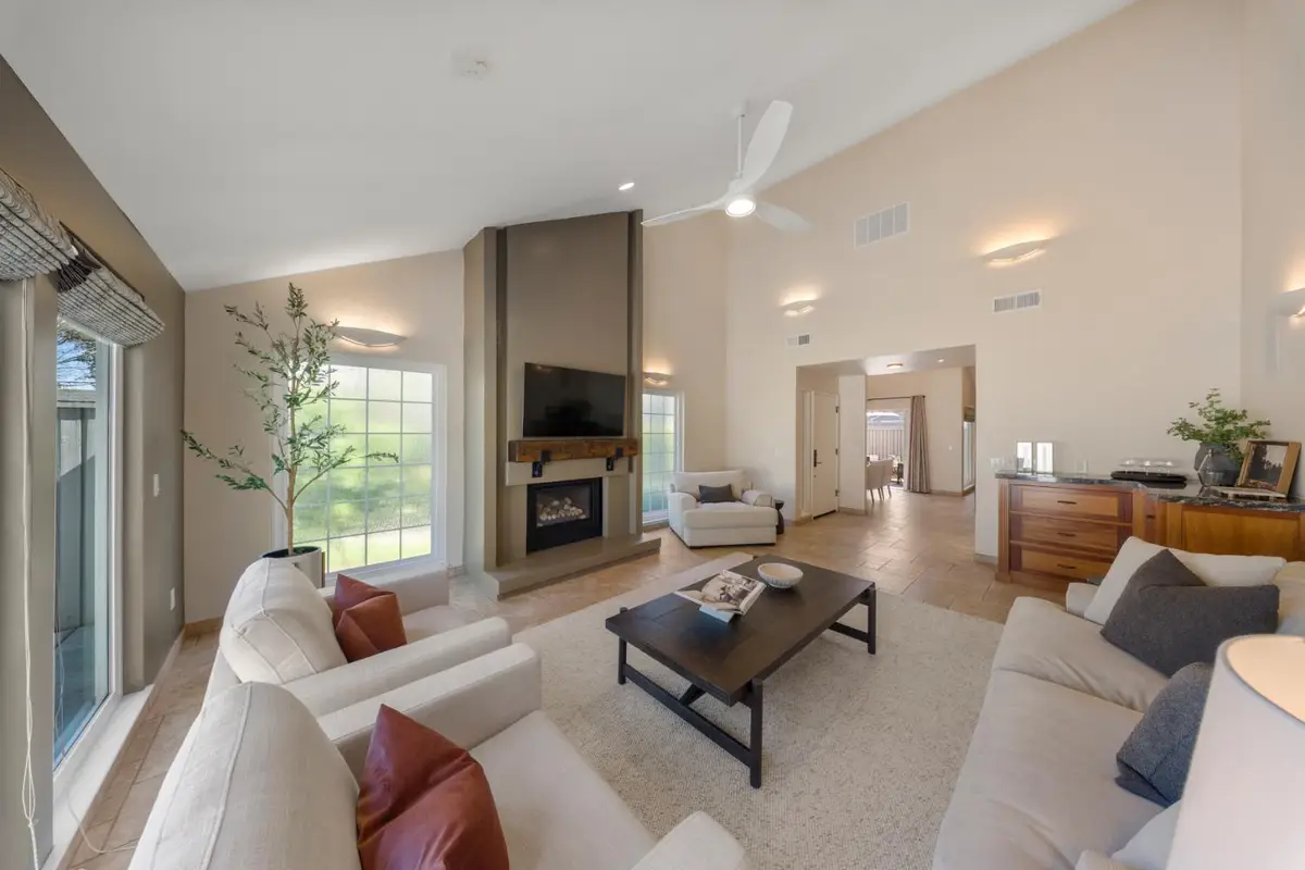 2860 Sherwood Avenue #B, Modesto, CA 95350 - #1