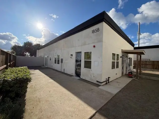 1858 Main Street, Escalon, CA 95320 - #2