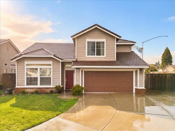 5449 Medallion Court, Riverbank, CA 95367