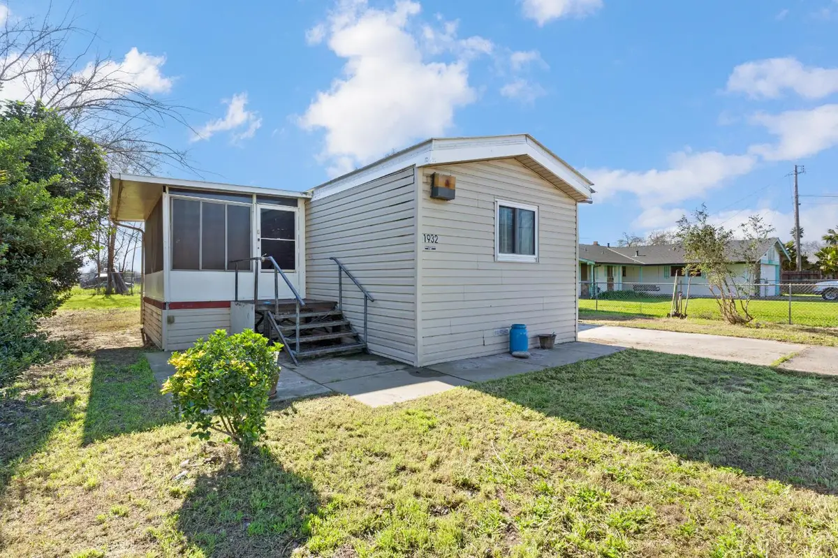 1932 8th Avenue, Olivehurst, CA 95961 - #1
