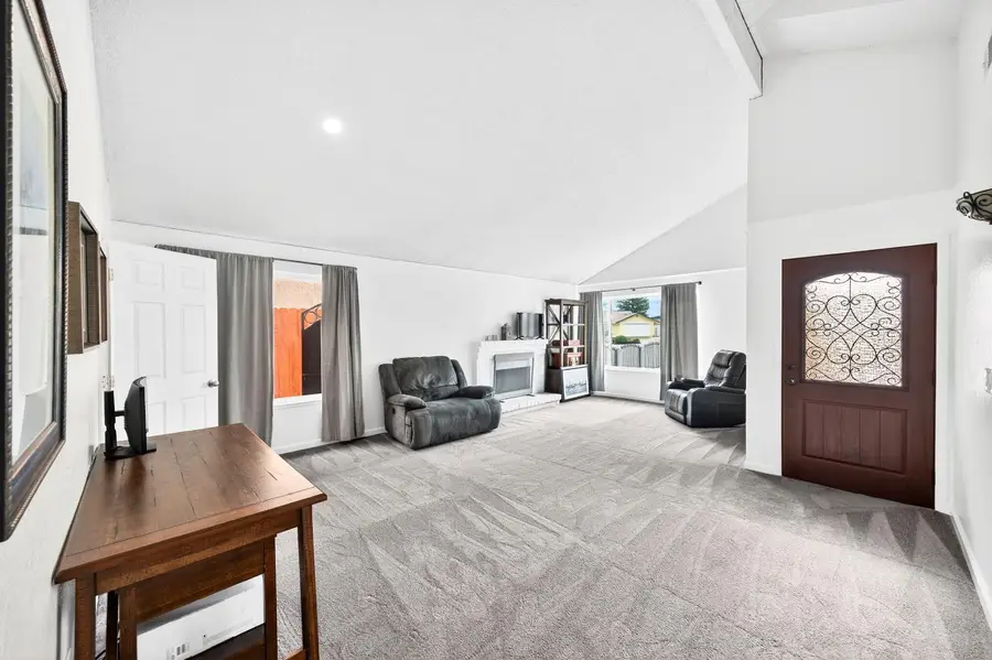 9017 Prairie Trail Way, Sacramento, CA 95826 - #2