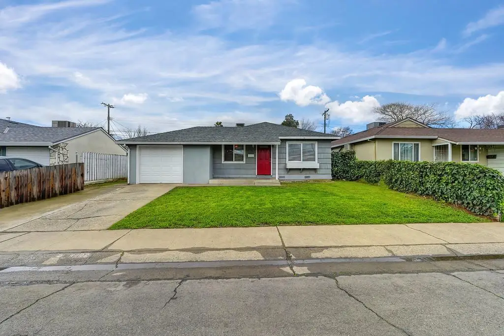 5204 Bradford Drive, Sacramento, CA 95820 - #1