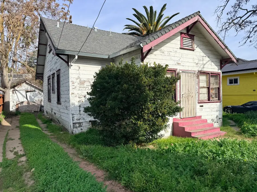 733 W Magnolia Street, Stockton, CA 95203 - #2