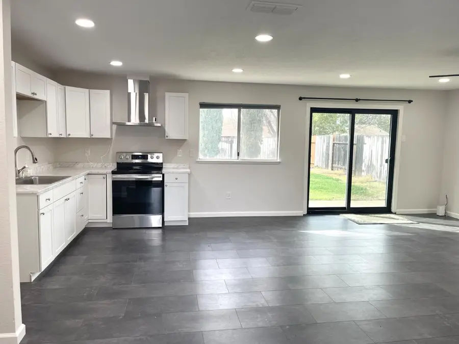 9342 Los Torres Drive, Elk Grove, CA 95624 - #2