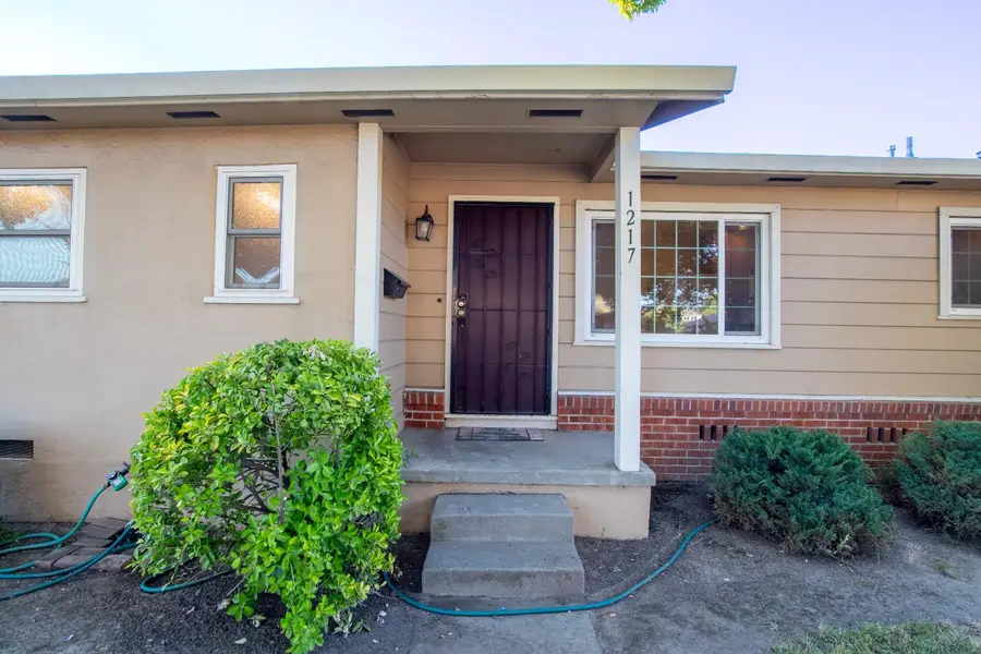 1217 Churchill, Stockton, CA 95207 - #2