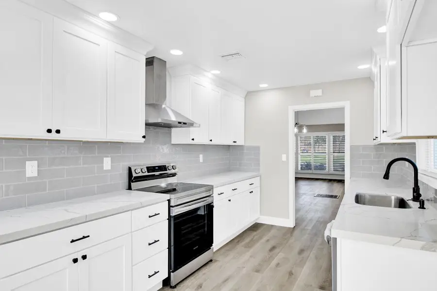 317 Park Avenue, Modesto, CA 95354 - #2