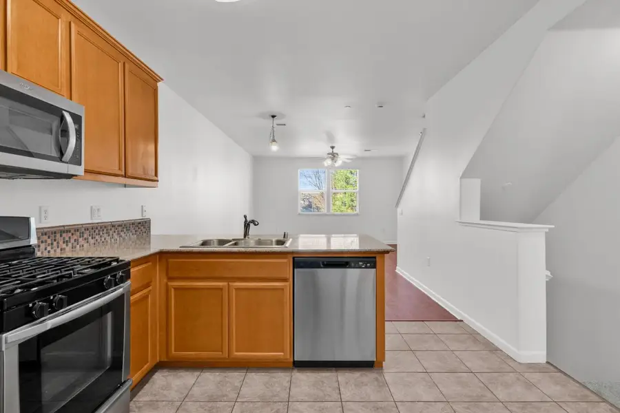 50 Regency Park Circle #14103, Sacramento, CA 95835 - #3