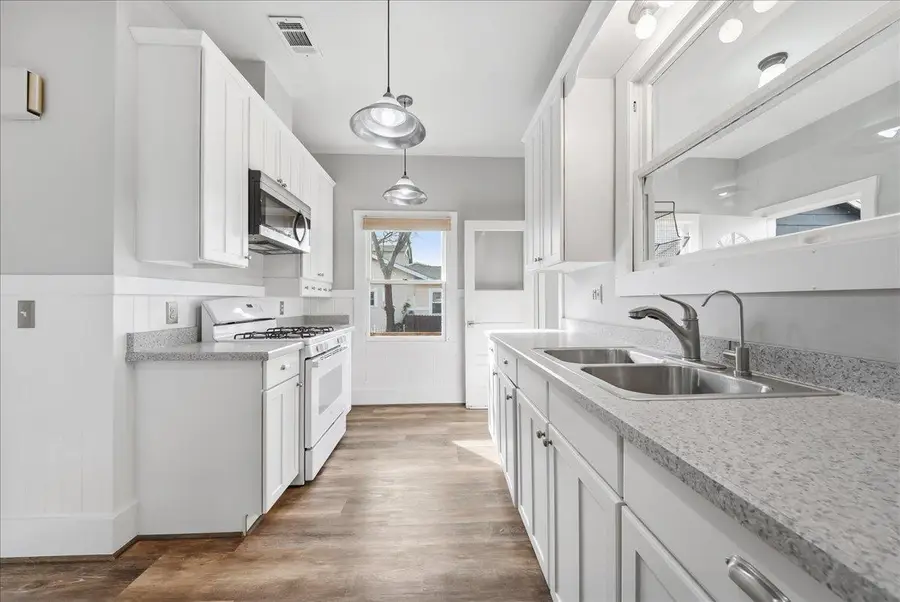 2500 41st Street, Sacramento, CA 95817 - #3