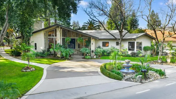 2901 California Avenue, Carmichael, CA 95608