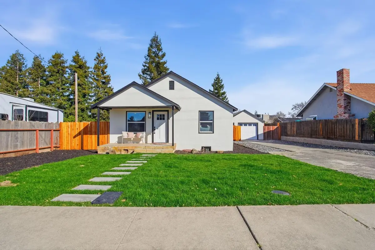 2521 East Avenue, Turlock, CA 95380 - #1