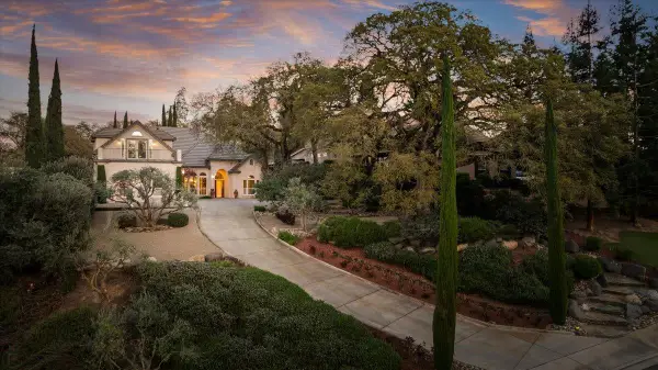 9904 Fox Borough Drive, Oakdale, CA 95361