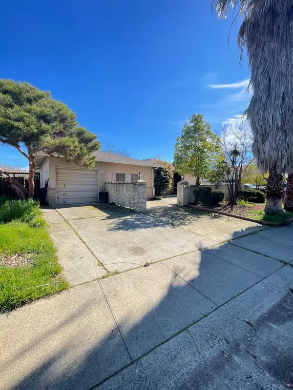 2325 Glen Ellen Circle, Sacramento, CA 95822
