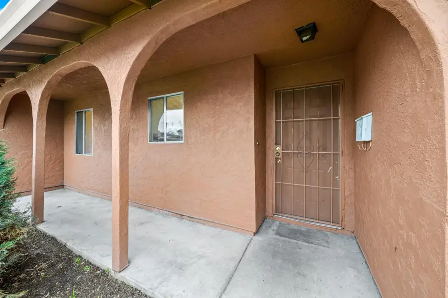 81 Brentford Circle, Sacramento, CA 95823 - #3