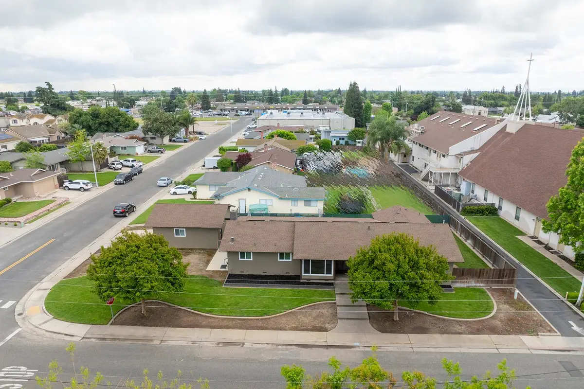 2211 California Street, Escalon, CA 95320 - #1