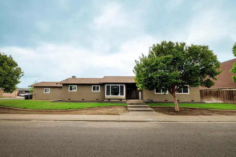 2211 California Street, Escalon, CA 95320 - #2